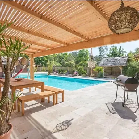 Superbe Secteur Calme Avec Piscine Chauffée *
