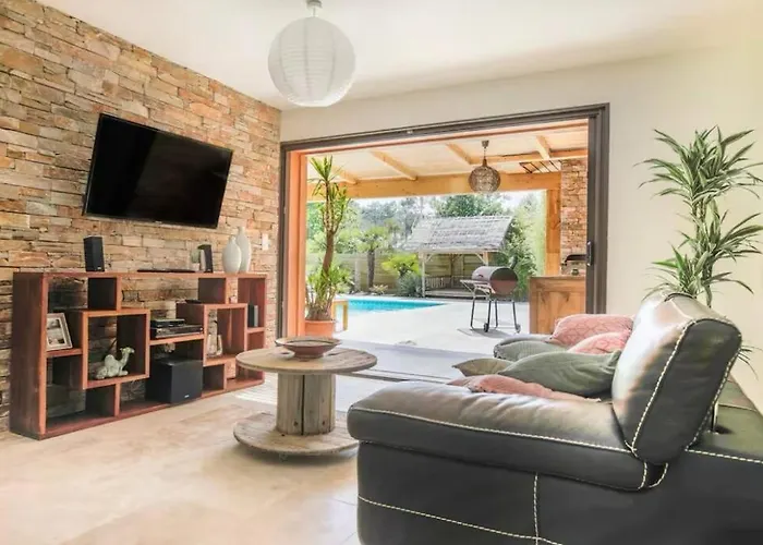 Superbe Secteur Calme Avec Piscine Chauffée